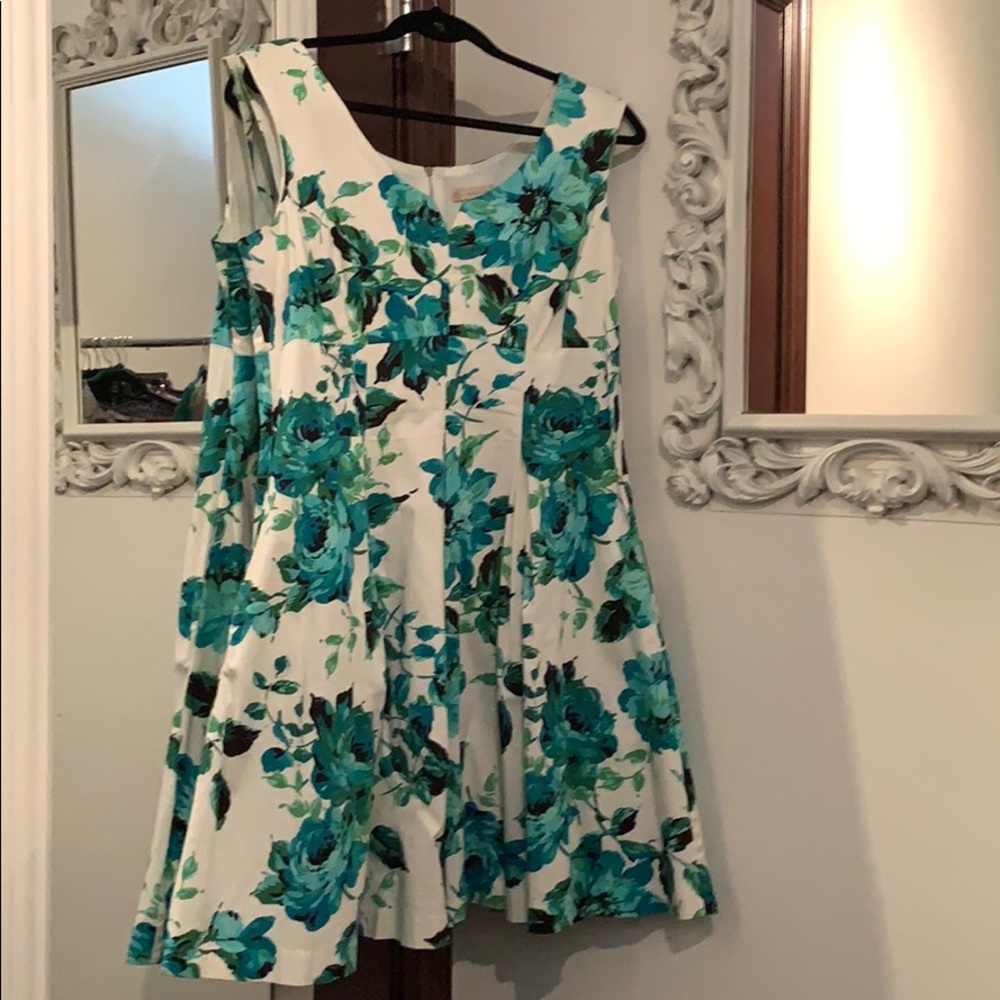 Beautiful Rose Easter Dress with pockets! Size 16